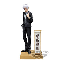 Cargar imagen en el visor de la galería, Jujutsu Kaisen - Gojo Satoru (versión traje) - Open Box