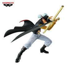 Cargar imagen en el visor de la galería, One Piece - Dracule Mihawk (Battle Record Collection) - Open Box
